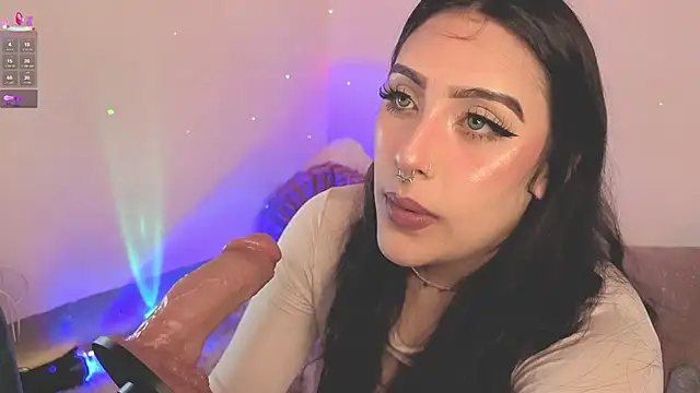 ashlynnlowe_'s cam snapshot