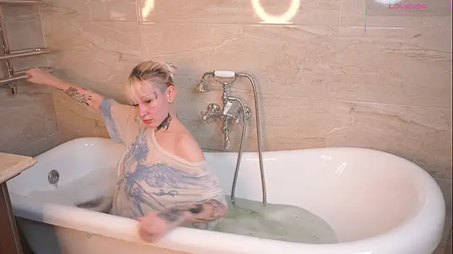 IsauraGarratt's cam snapshot