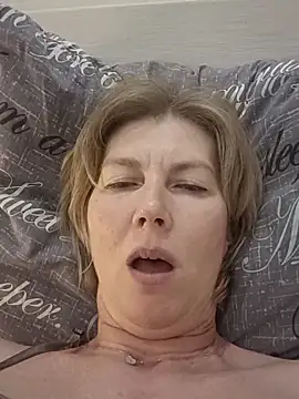 stellahere8's cam snapshot