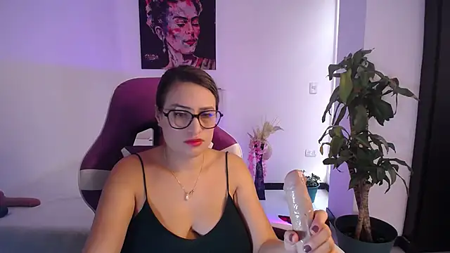 esmeraldaa230's cam snapshot