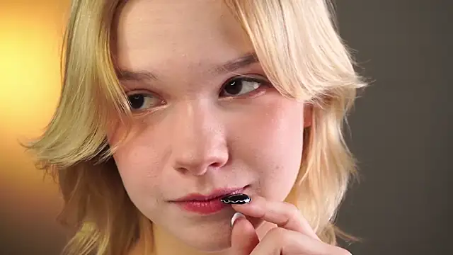 PhillisEsplin's cam snapshot