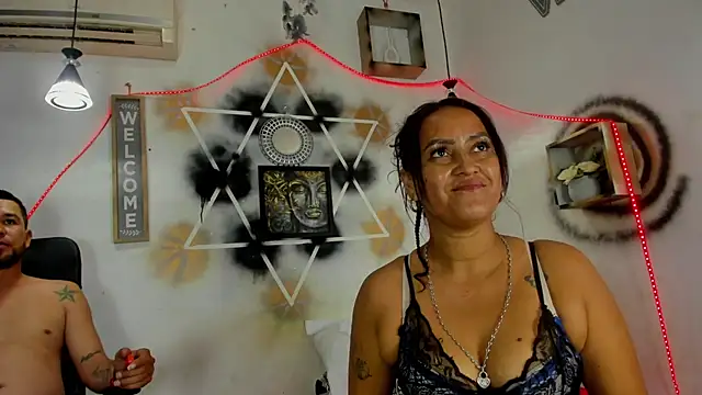 StephaniaAndRandy's cam snapshot