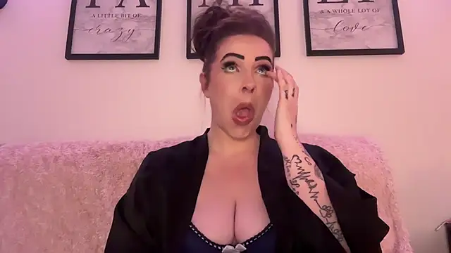 MuckyMILF's cam snapshot