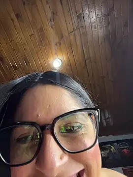 charlotte_stevenss_'s cam snapshot