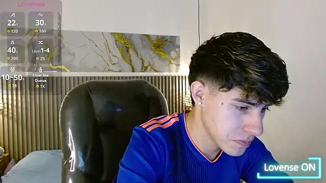 Dyla_n18 live sex cam