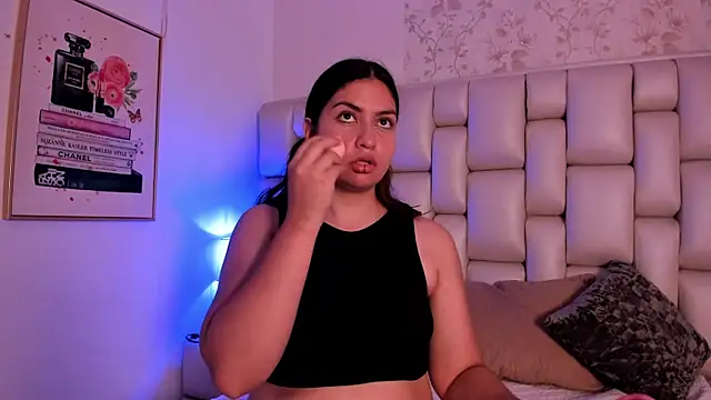 lea_hunter__'s cam snapshot