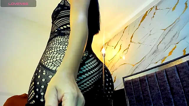 emma_bloom_'s cam snapshot