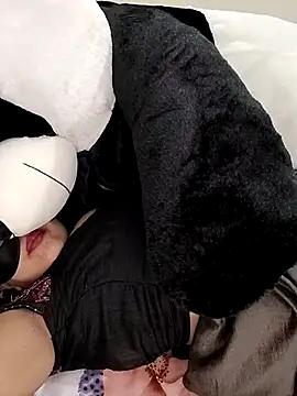 kaamuk_shweta live sex cam