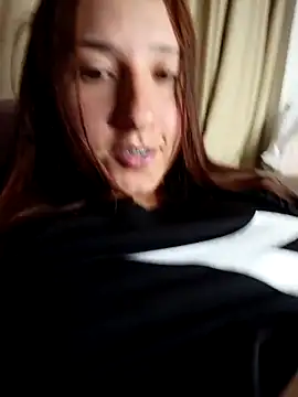 Mysticdoll69_'s cam snapshot