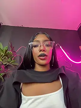 TIFFANYYSTAR live sex cam