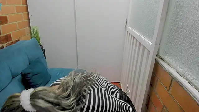 Penelope47 live sex cam