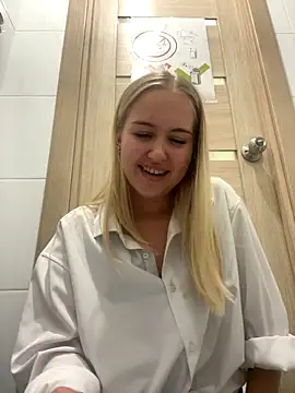 VanillaCakes live sex cam