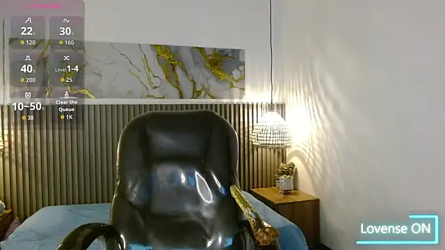 Dyla_n18 live sex cam