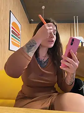 TattooGirlAlia live sex cam