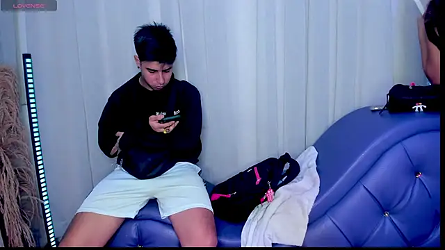 Yourslust_ live sex cam