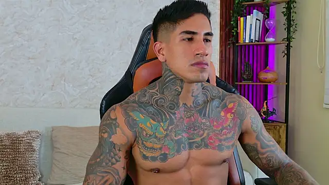 AdanReilly live sex cam