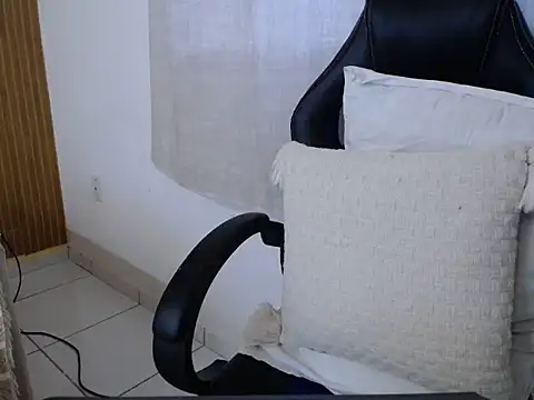 Apollo_21 live sex cam