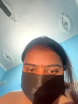 lusty_kaira live sex cam