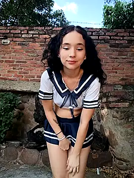 sweet_outdoor_charm live sex cam