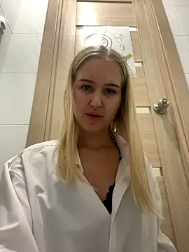 VanillaCakes live sex cam