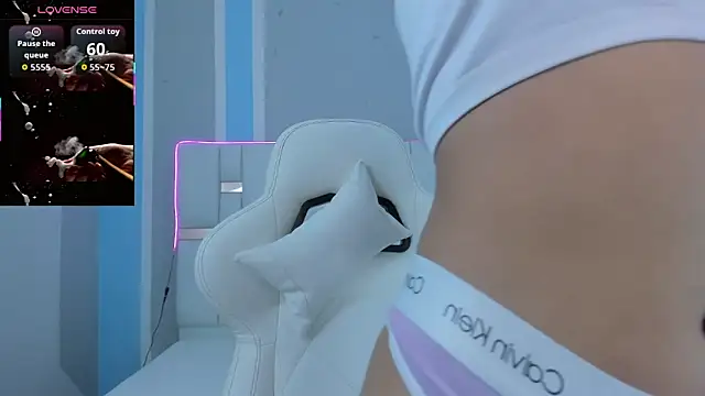 iamCharlotte19 live sex cam