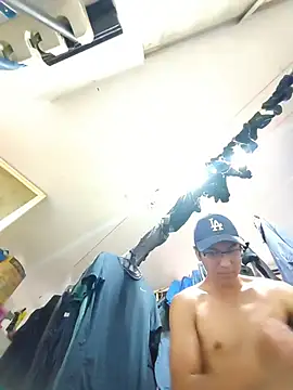 ianyoung18 live sex cam