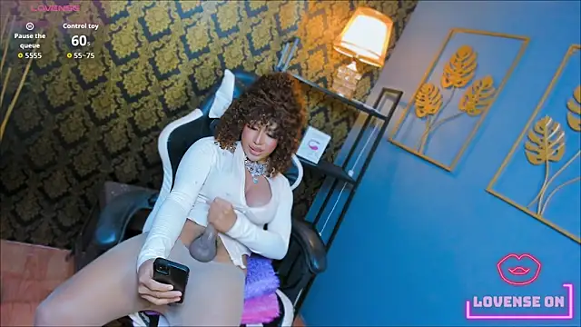 MollyAbundance live sex cam