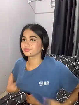 AngelHille live sex cam