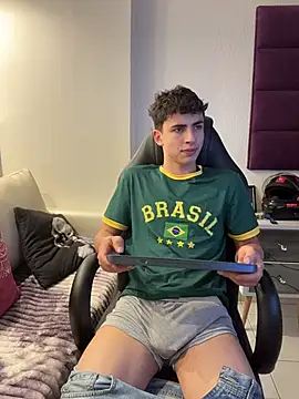 AdrianRinaldi live sex cam