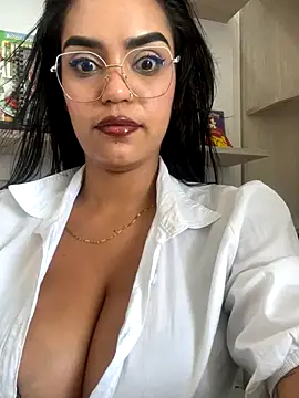 Sara-77 live sex cam