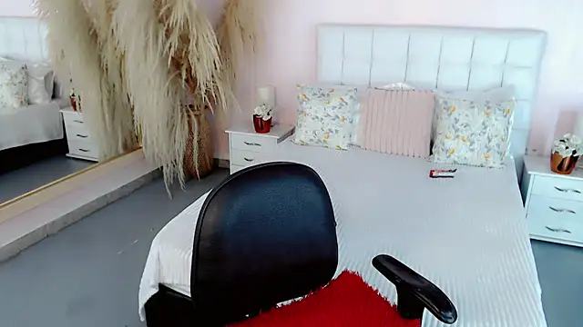 nathalialoes1 live sex cam