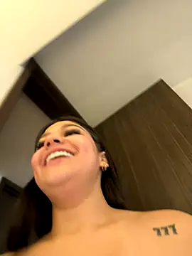 Alyshanon18 live sex cam