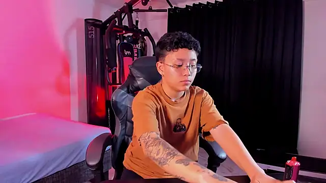 KoraMoon_ live sex cam