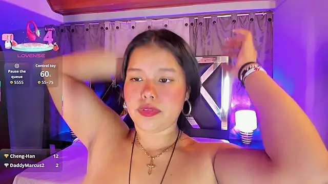 Kittyy_Bigboobs's cam snapshot