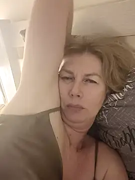 stellahere8's cam snapshot