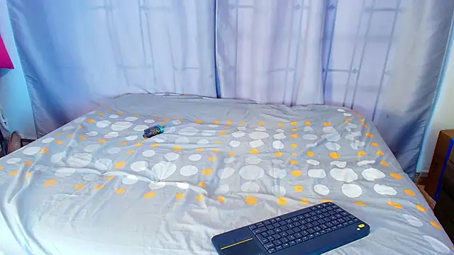 jade_brunnette's cam snapshot