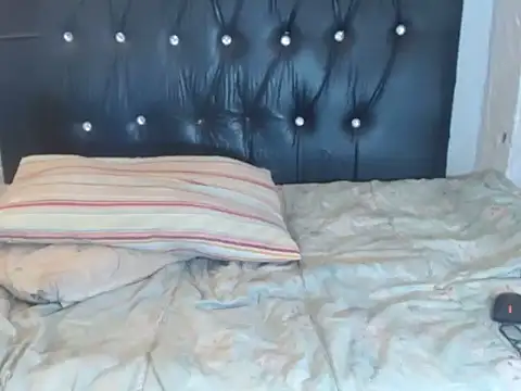 SexyBubblies96's cam snapshot