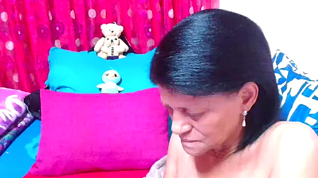 SLUTTYROXY live sex cam