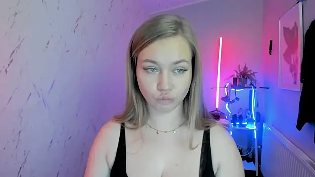 holly_xglam's cam snapshot