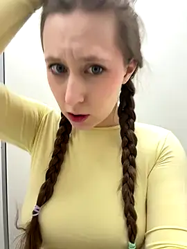 FroggyAnna live sex cam