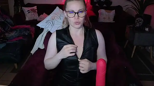 Miss_luxiole's cam snapshot