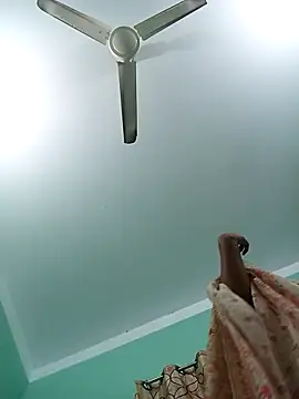 daisy-03's cam snapshot