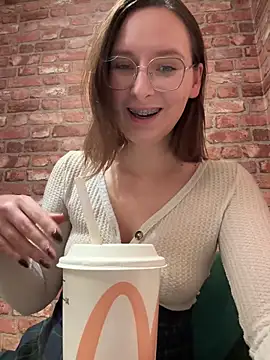 The_Snowwhitee live sex cam