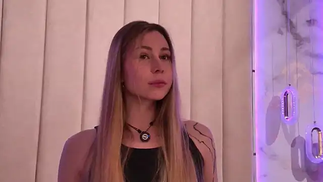 -SaraBlack-'s cam snapshot