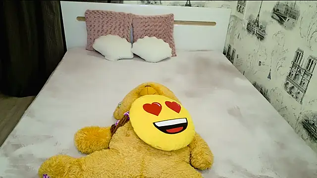 lovely-eyes's cam snapshot