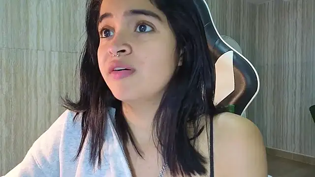 clementine_t's cam snapshot