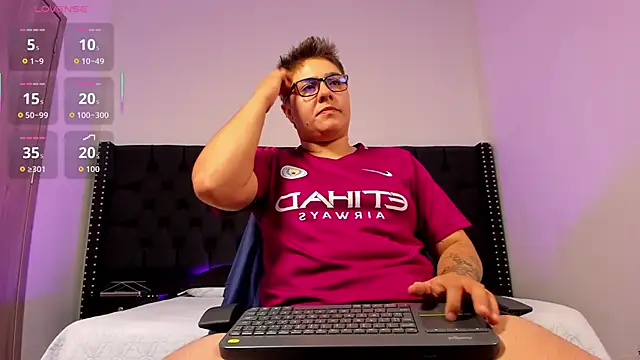 IanGilbert live sex cam