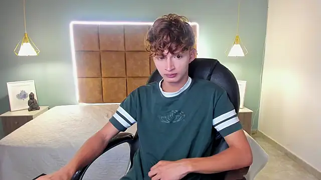 NicolasFerrer18 live sex cam