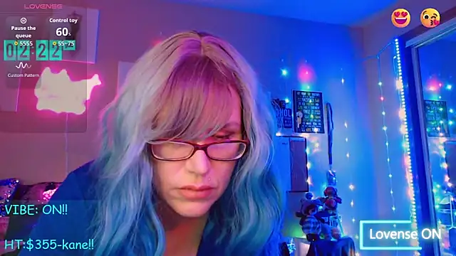 EmmaIsHere live sex cam