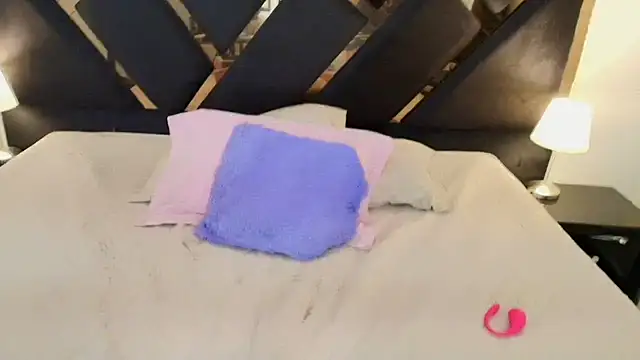 Amelie_saenz's cam snapshot